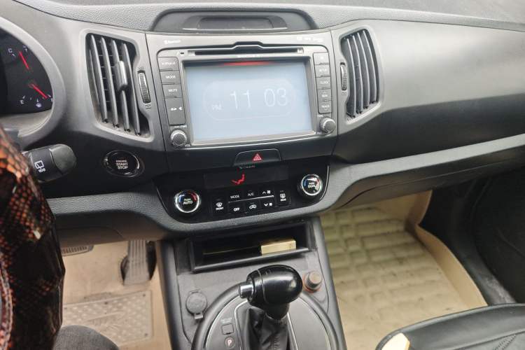 Used Kia Sportage R 2012 2.0L Automatic Two-Wheel Drive NAVI Audio And AC Panel