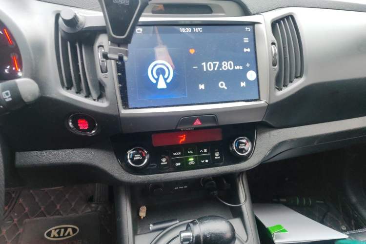 Used Kia Sportage R 2012 2.0L Automatic Two-Wheel Drive NAVI Audio And AC Panel