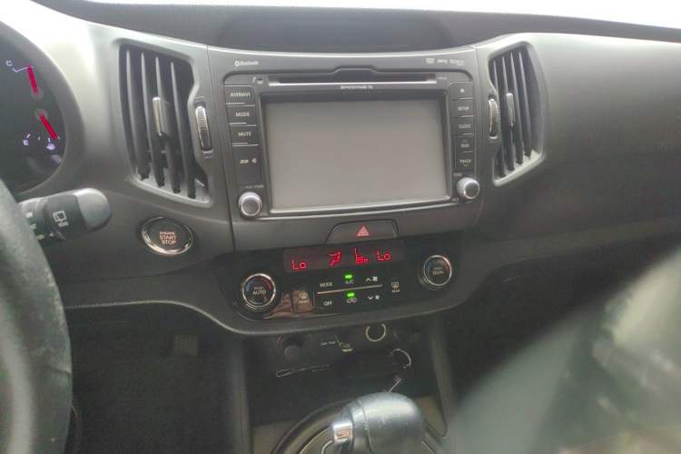 Used Kia Sportage R 2012 2.0L Automatic Two-Wheel Drive GLS Audio And AC Panel