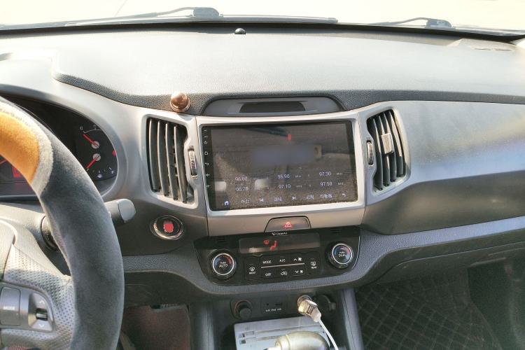 Used Kia Sportage R 2012 2.0L Automatic Two-Wheel Drive GLS Audio And AC Panel