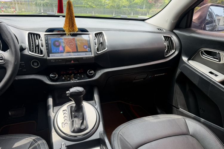 Used Kia Sportage R 2012 2.0L Automatic Two-Wheel Drive GLS Audio And AC Panel