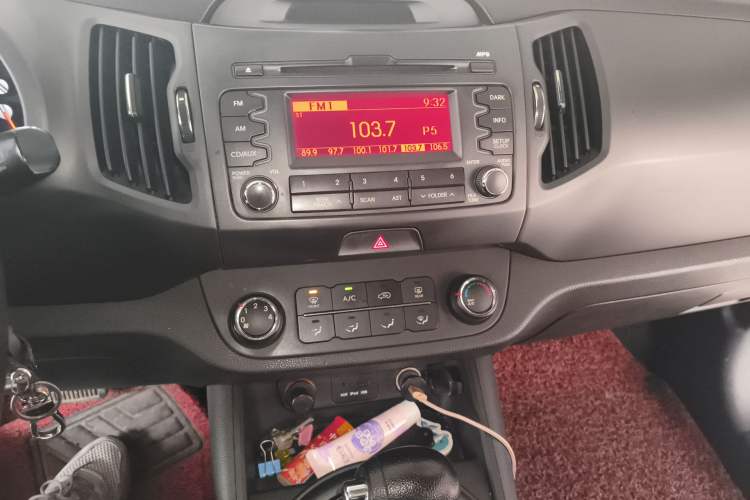 Used Kia Sportage R 2012 2.0L Automatic Two-Wheel Drive GL Trim Audio And AC Panel