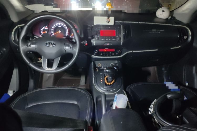 Used Kia Sportage R 2012 2.0L Automatic Two-Wheel Drive GLS Center Console