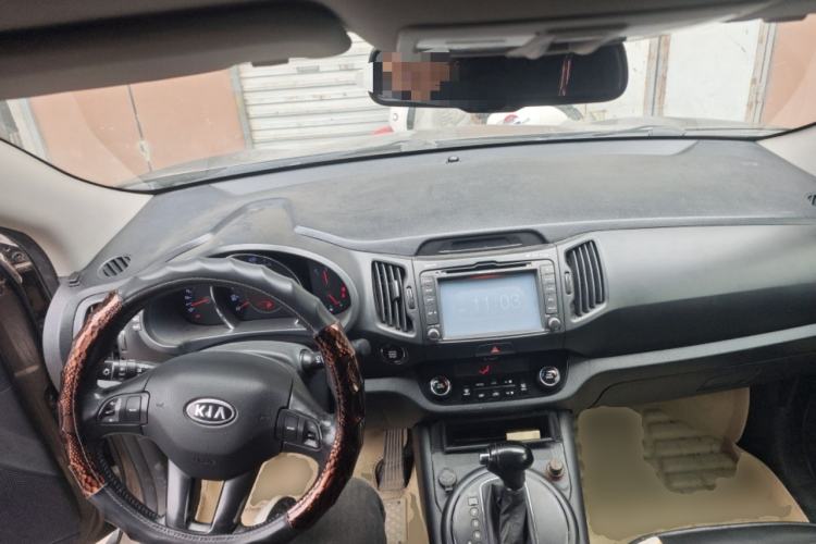 Used Kia Sportage R 2012 2.0L Automatic Two-Wheel Drive NAVI Center Console