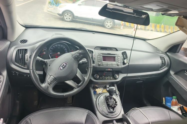 Used Kia Sportage R 2012 2.0L Automatic Two-Wheel Drive GLS Center Console