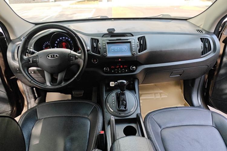 Used Kia Sportage R 2012 2.0L Automatic Two-Wheel Drive NAVI Center Console