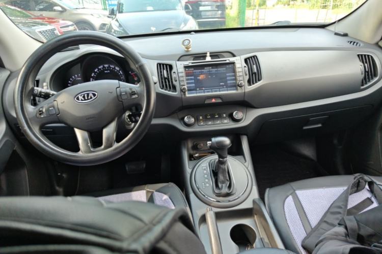 Used Kia Sportage R 2012 2.0L Automatic Two-Wheel Drive GL Trim Center Console