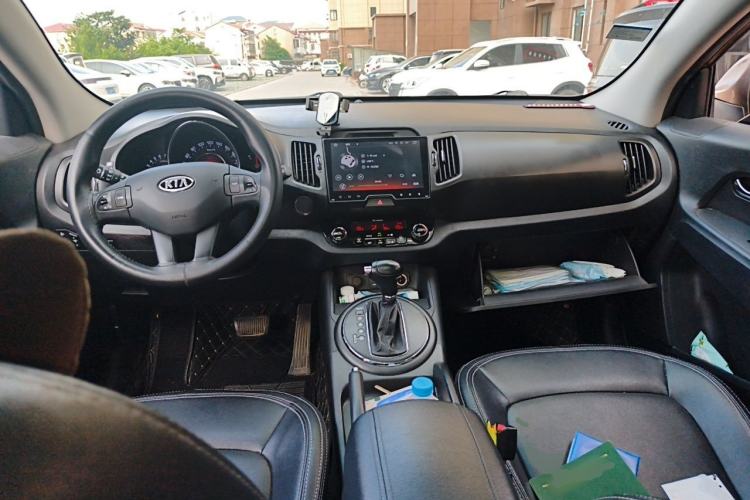 Used Kia Sportage R 2012 2.0L Automatic Two-Wheel Drive NAVI Center Console