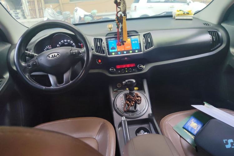 Used Kia Sportage R 2012 2.0L Automatic Two-Wheel Drive NAVI Center Console