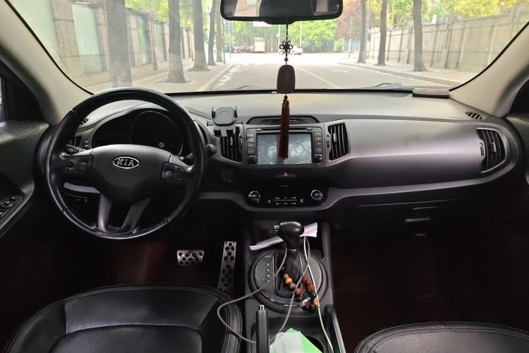 Used Kia Sportage R 2012 2.0L Automatic Two-Wheel Drive NAVI Center Console