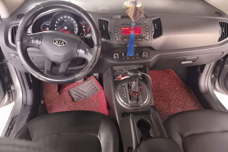 Used Kia Sportage R 2012 2.0L Automatic Two-Wheel Drive GL Trim Center Console