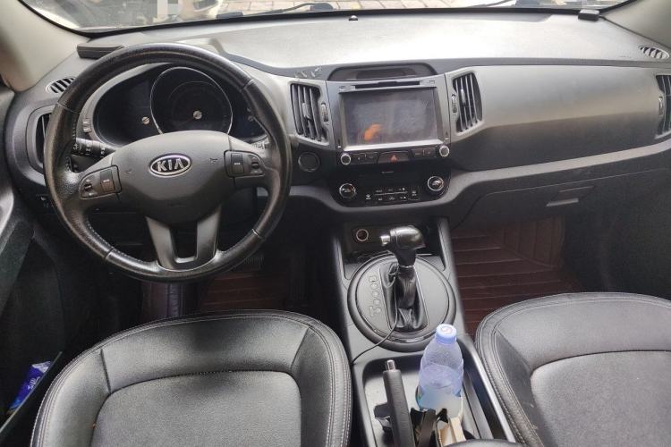 Used Kia Sportage R 2012 2.0L Automatic Two-Wheel Drive GLS Center Console