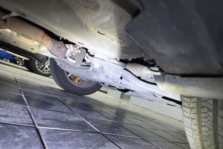 Used Kia Sportage R 2012 2.0L Automatic Two-Wheel Drive GLS Chassis Front Right