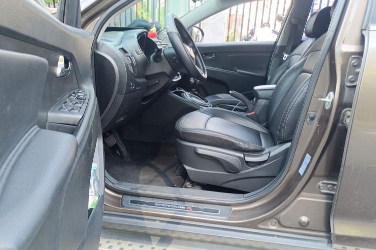 Used Kia Sportage R 2012 2.0L Automatic Two-Wheel Drive GLS Driver Seat