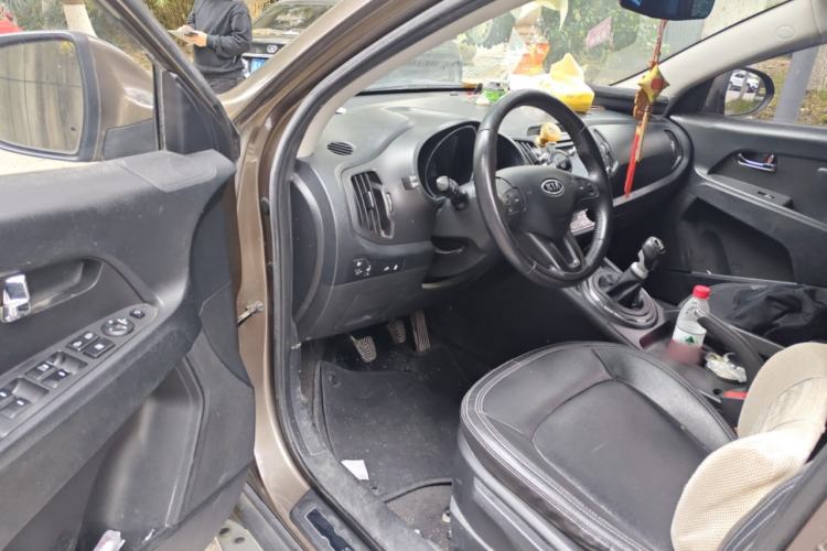 Used Kia Sportage R 2012 2.0L Manual Two-Wheel Drive GLS Driver Seat