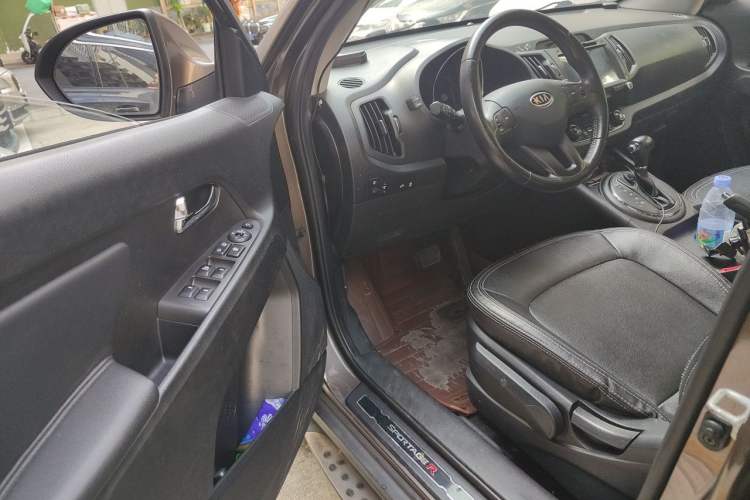 Used Kia Sportage R 2012 2.0L Automatic Two-Wheel Drive GLS Driver Seat