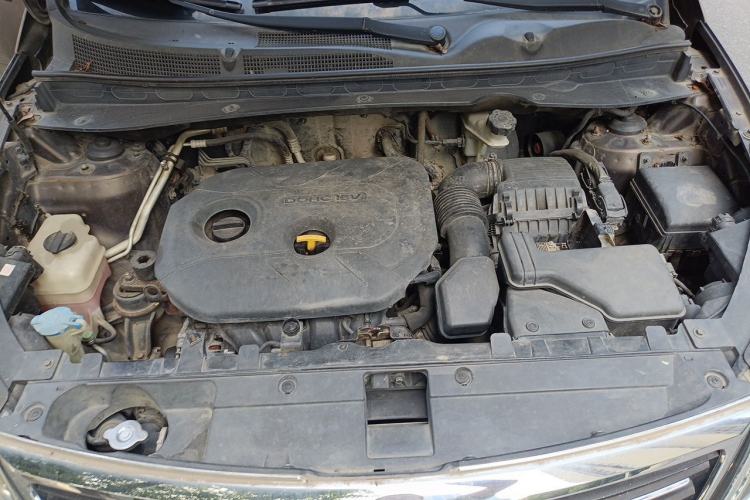 Used Kia Sportage R 2012 2.0L Automatic Two-Wheel Drive GLS Engine Bay