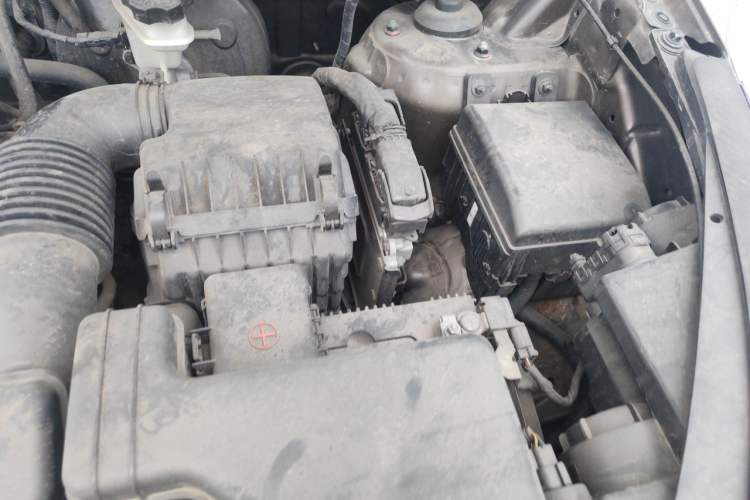 Used Kia Sportage R 2012 2.0L Automatic Two-Wheel Drive NAVI Engine Bay Left