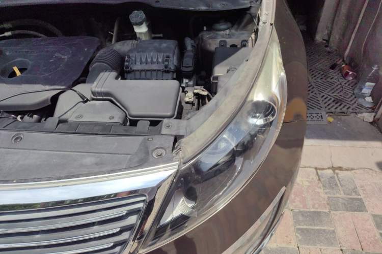 Used Kia Sportage R 2012 2.0L Automatic Two-Wheel Drive GLS Engine Bay Left