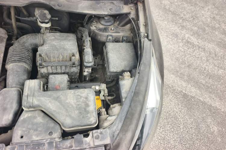 Used Kia Sportage R 2012 2.0L Automatic Two-Wheel Drive GLS Engine Bay Left