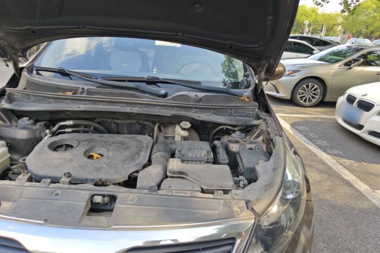 Used Kia Sportage R 2012 2.0L Automatic Two-Wheel Drive GL Trim Engine Bay Left