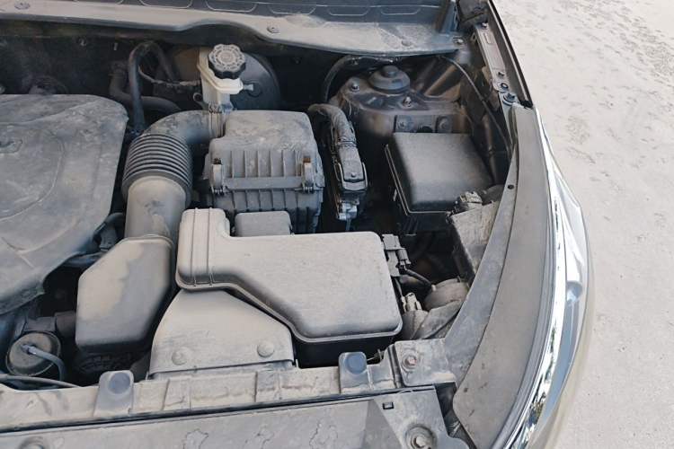 Used Kia Sportage R 2012 2.0L Automatic Two-Wheel Drive NAVI Engine Bay Left