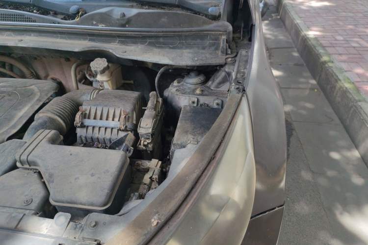 Used Kia Sportage R 2012 2.0L Automatic Two-Wheel Drive NAVI Engine Bay Left
