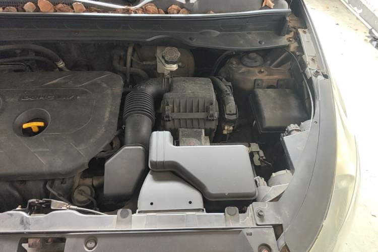 Used Kia Sportage R 2012 2.0L Automatic Two-Wheel Drive GLS Engine Bay Left