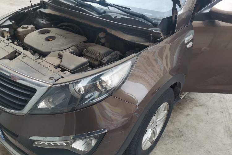 Used Kia Sportage R 2012 2.0L Automatic Two-Wheel Drive GL Trim Engine Bay Left