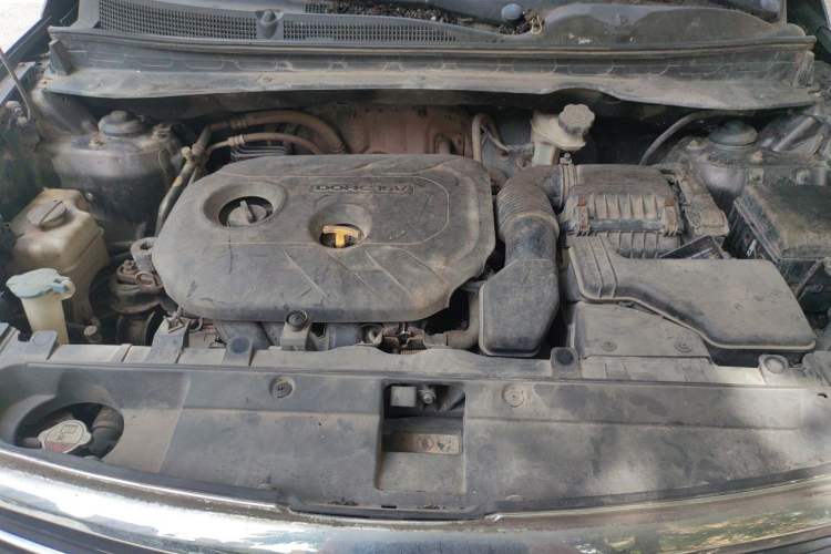 Used Kia Sportage R 2012 2.0L Automatic Two-Wheel Drive NAVI Engine Bay