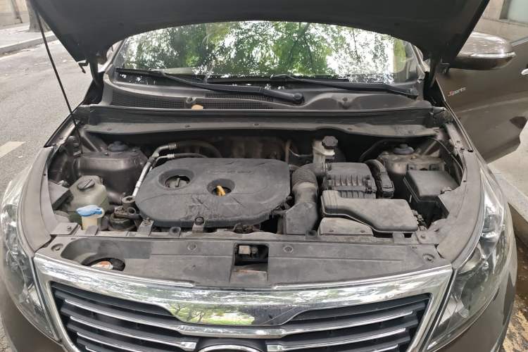 Used Kia Sportage R 2012 2.0L Automatic Two-Wheel Drive NAVI Engine Bay