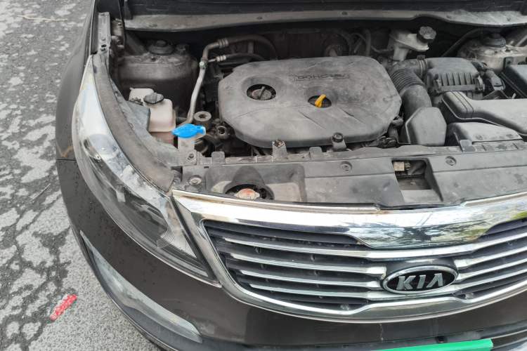 Used Kia Sportage R 2012 2.0L Automatic Two-Wheel Drive GLS Engine Bay Right