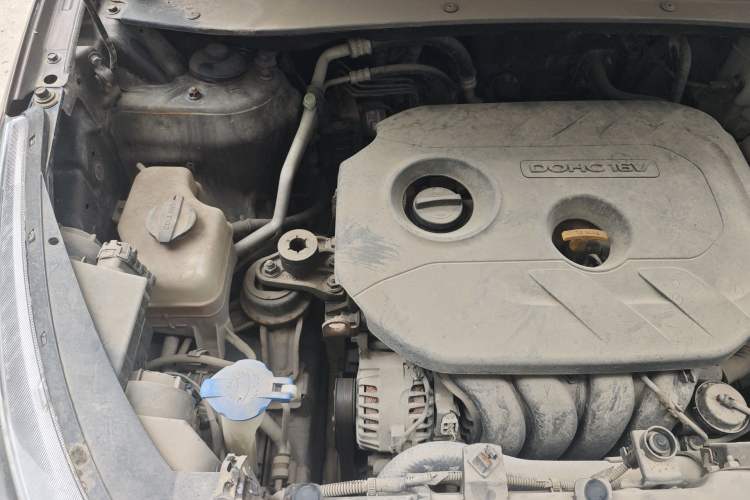 Used Kia Sportage R 2012 2.0L Automatic Two-Wheel Drive NAVI Engine Bay Right
