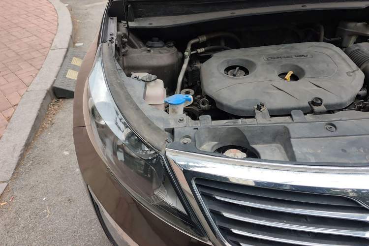 Used Kia Sportage R 2012 2.0L Automatic Two-Wheel Drive GLS Engine Bay Right