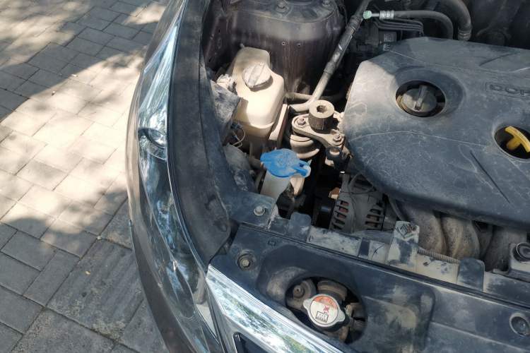Used Kia Sportage R 2012 2.0L Automatic Two-Wheel Drive GL Trim Engine Bay Right
