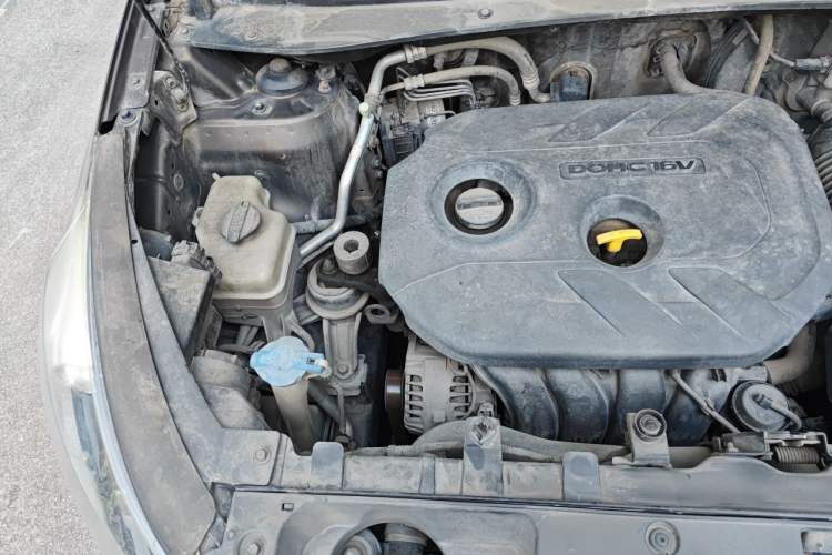 Used Kia Sportage R 2012 2.0L Automatic Two-Wheel Drive GL Trim Engine Bay Right