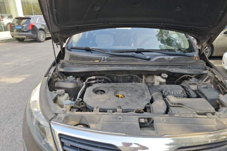 Used Kia Sportage R 2012 2.0L Automatic Two-Wheel Drive GL Trim Engine Bay Right
