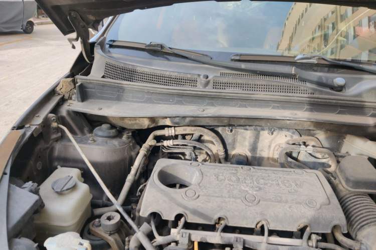 Used Kia Sportage R 2012 2.4L Automatic 4x4 GLS Engine Bay Right