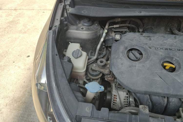 Used Kia Sportage R 2012 2.0L Automatic Two-Wheel Drive GLS Engine Bay Right