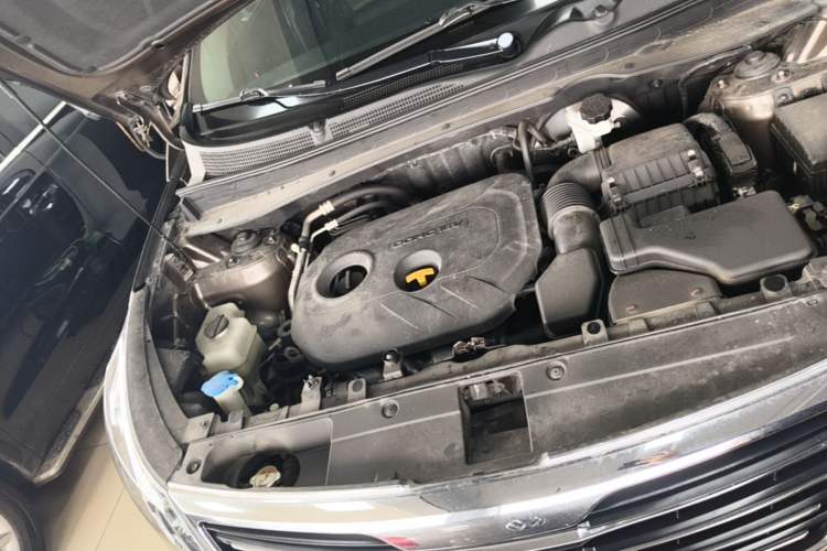 Used Kia Sportage R 2012 2.0L Automatic Two-Wheel Drive NAVI Engine Bay Right