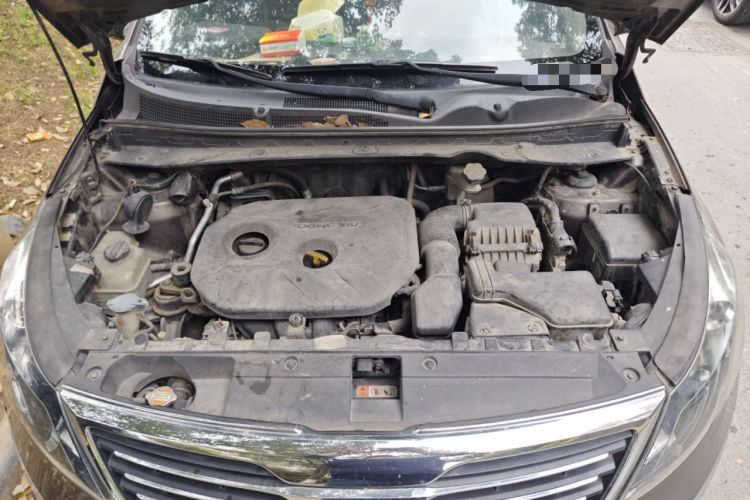 Used Kia Sportage R 2012 2.0L Manual Two-Wheel Drive GLS Engine Bay