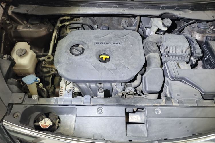 Used Kia Sportage R 2012 2.0L Automatic Two-Wheel Drive GLS Engine Bay