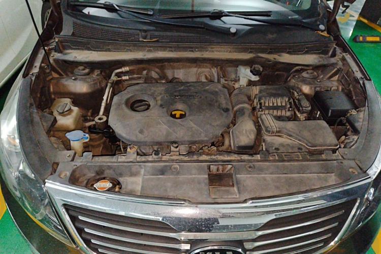 Used Kia Sportage R 2012 2.0L Automatic Two-Wheel Drive GLS Engine Bay