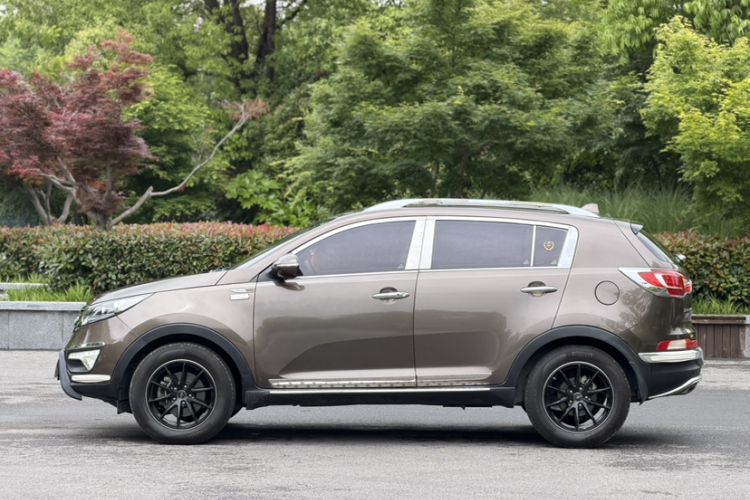 Used Kia Sportage R 2012 2.0L Automatic Two-Wheel Drive GLS Exterior 4