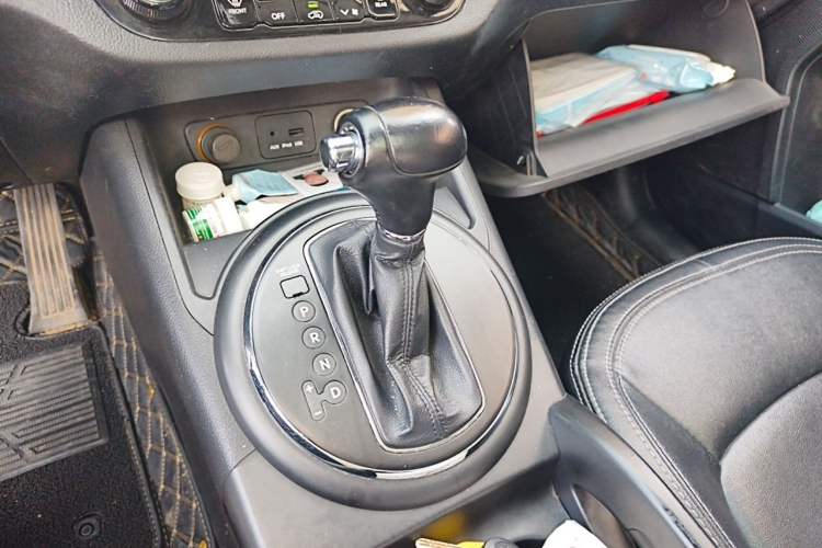 Used Kia Sportage R 2012 2.0L Automatic Two-Wheel Drive NAVI Gear Lever