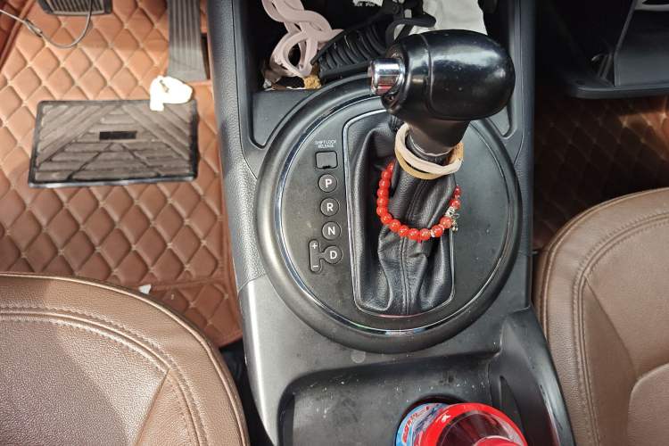 Used Kia Sportage R 2012 2.0L Automatic Two-Wheel Drive NAVI Gear Lever