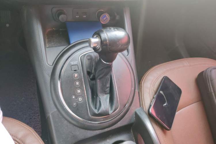 Used Kia Sportage R 2012 2.4L Automatic 4x4 GLS Gear Lever