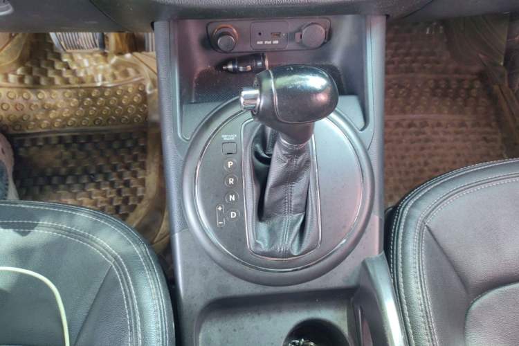 Used Kia Sportage R 2012 2.0L Automatic Two-Wheel Drive NAVI Gear Lever