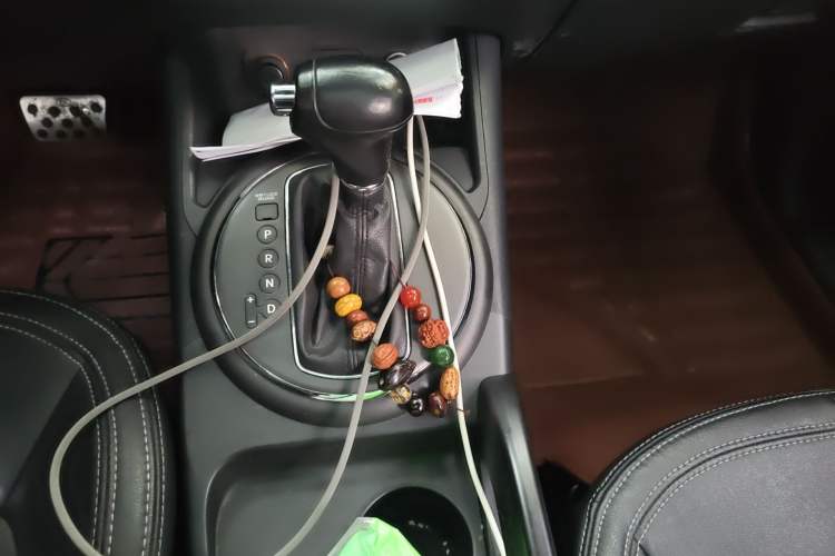 Used Kia Sportage R 2012 2.0L Automatic Two-Wheel Drive NAVI Gear Lever