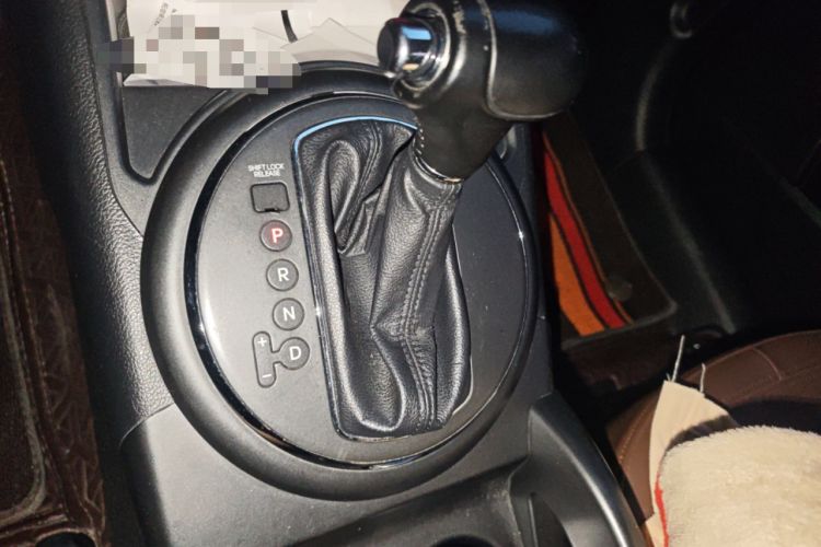 Used Kia Sportage R 2012 2.0L Automatic Two-Wheel Drive GLS Gear Lever